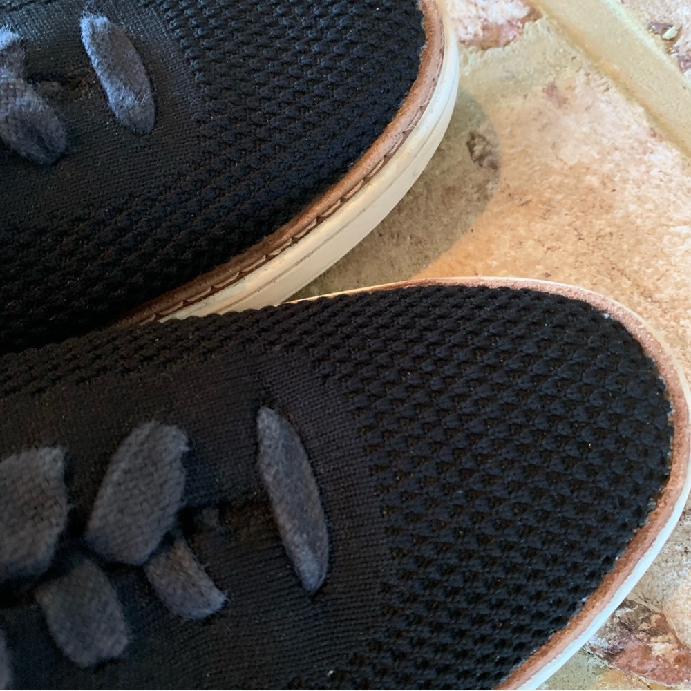 UGG | Sidney Mesh Sneaker | Black - Picture 11 of 12